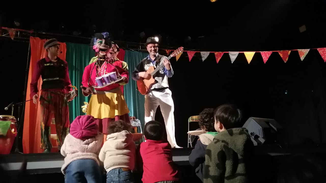 «Pulgarcito, el gitano» cierra las vacaciones de invierno en Colina