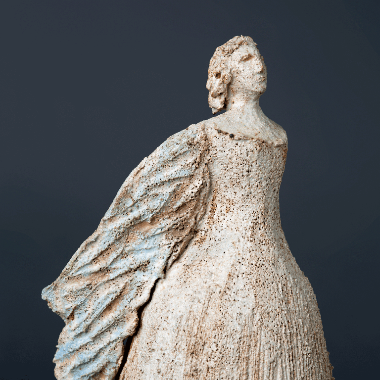 Carmen Bascur expone el alma femenina con «Mujeres Aladas»