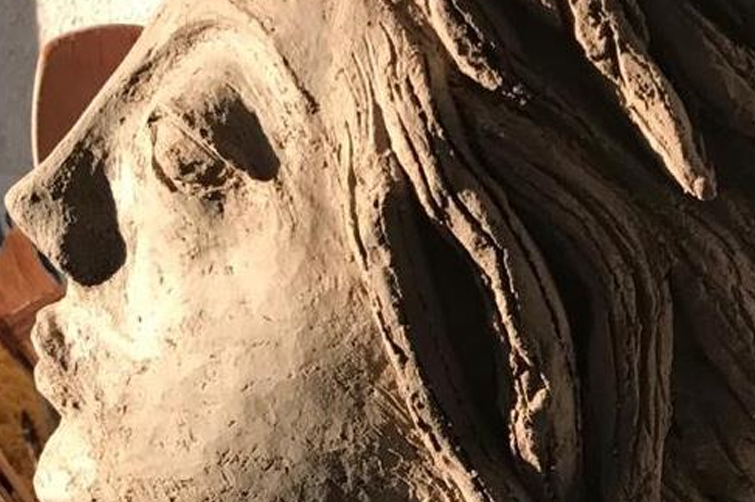 La obra en cerámica de «Casa KUK» llegarán próximamente al Centro Cultural de Colina