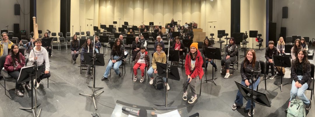 Alumnos de la Orquesta Infantil y Juvenil de Colina disfrutan del Ensayo General de la Orquesta Sinfónica Nacional de Chile en una mañana cargada de Sonidos de Francia