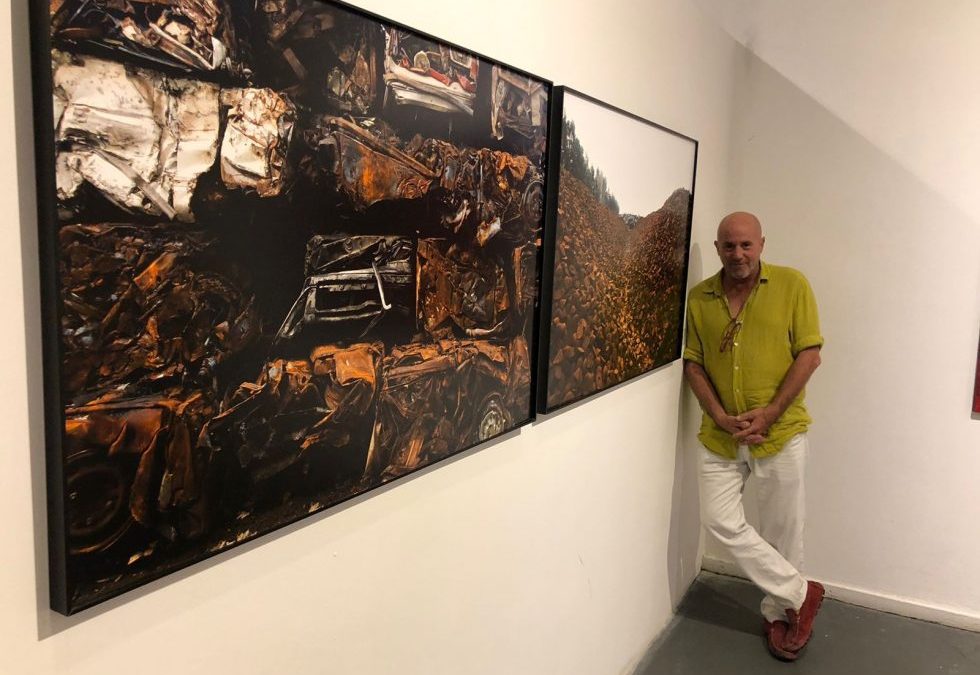 Director de Cultura de Colina Lleva su Arte al Louvre de París