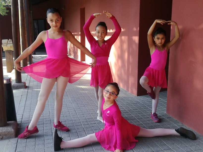 Bailarinas del Ballet Colina Cultura reciben beca por talento en la Academia Cecilia Arrúa