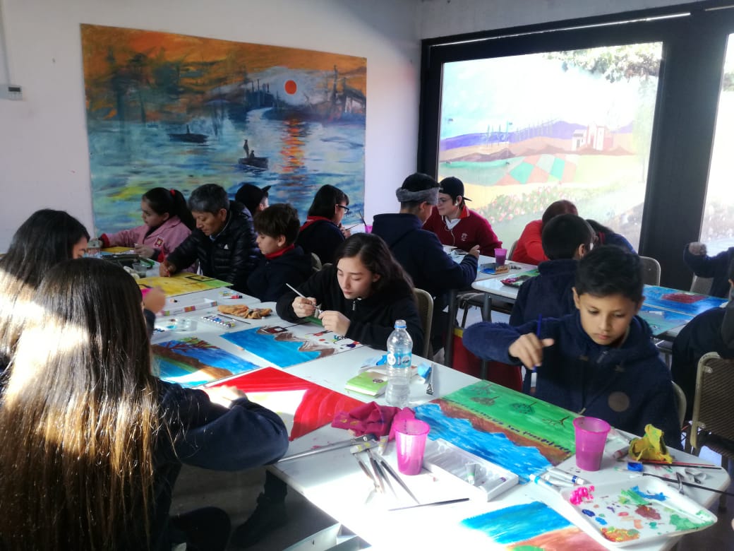Alumnos del Colegio Papelucho plasman la inclusión en el Concurso Insitu de Pintura