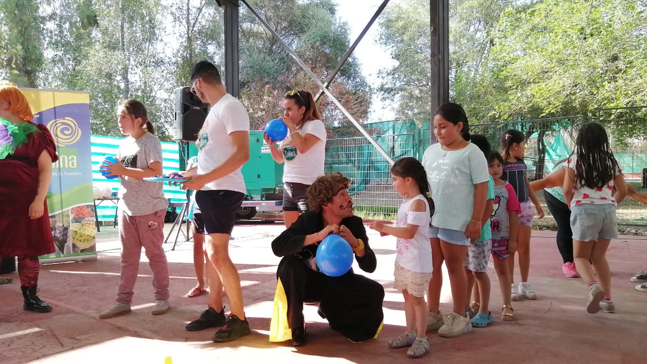 «El Verano se vive en Colina» lleva entretención a los niños de cada sector de la comuna